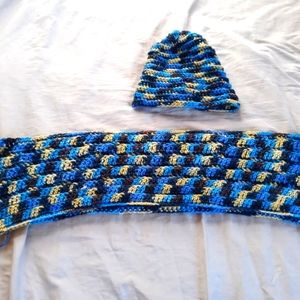 Hat and scarf set